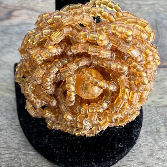 Yellow-green & brown seed bead handmade floral stretch cocktail statement rings - Picture 5 of 8